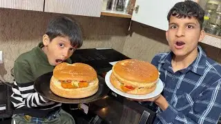 Etna Bada BURGER Bana Diya 😍