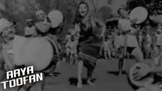 Zaraa Sambhalana Video Song | Aaya Toofan Movie Songs | Mukesh, Lata Mangeshkar | Eagle Classic