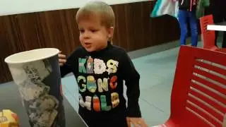 БУРГЕР КИНГ Колян Колясик ВЕСЕЛИТСЯ ТАНЦУЕТ лучше всех VLOG FUN DANCING