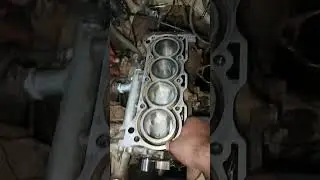 4 cylinder engine piston working checking #zohaibautogarage#auto