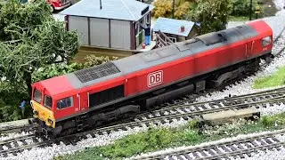 Class 66 sidings test with and without TMC medium weathering.