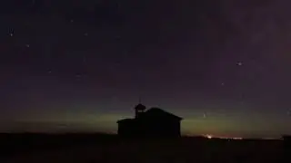 Litlte bit or aurora in Sask .
