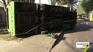 В Одессе перевернулась маршрутка: 11 человек пострадали