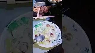 @shinspianosalonds9764 Потрясающая игра на пианино, ЕДА ФРУКТОВЫЙ САЛАТ