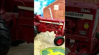 Ertl 1/16 IH Farmall 1256 FFA edition 