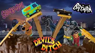 AFX Devil&rsquo;s Ditch Slot Car Racing - Scooby Doo and Batman