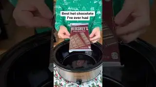 Easy crockpot hot chocolate recipe #hotchocolate #crockpot #holidaydrinks #chocolate