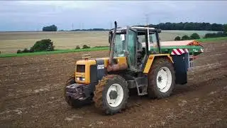 Un Renault 110.54 TRACFOR a l'épendage d'engrais sol 2023 ! AVANT LES SEMIS DE COLZA