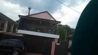 В'їзд в курортне село, на Чорному морі, Залізний Порт; Херсонська область, Україна.
