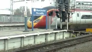 Trains at: Manchester Piccadilly, WCML, 02/11/15