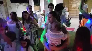 Cantando os parabéns pelos 98 anos de Bisa Natália em 01 de janeiro de 2020.