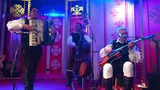 Veseli Begunjčani / Die Oberkrainer aus Begunje - Auf der Bergisel-Schanze / Pod Storžičem