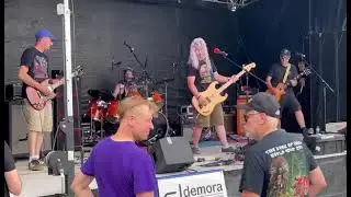 Super Busy, The Trooper cover