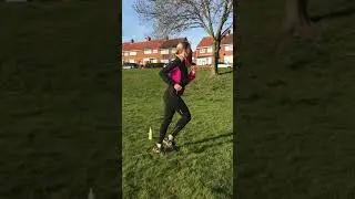 Nellie Fitness ONLINE CLUB. An outdoors workout.