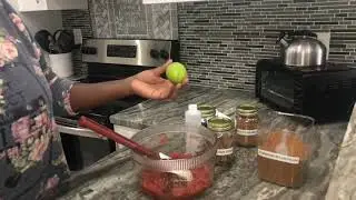Easy way to make sweet tomato jam