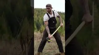 Chopper 1 &mdash; The Axe That Makes Splitting Wood Easy