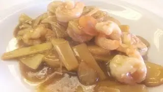 King prawns with bamboo shoots and water chestnuts