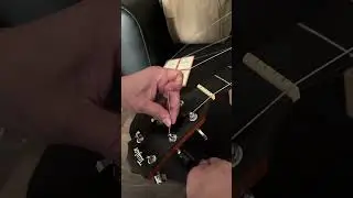 Como Cambiarle las Cuerdas a una Guitarra (Taylor 214ce)
