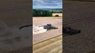 Fendt 10T IdealDrive & Fendt 828 Vario during the harvest at Belvoir Farming Company #bandbtractors