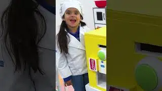 Ellie's Pizza Adventure! The Magic Machine!