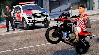 GTA V: MODS - INVADI O PATIO DA POLICIA PARA PEGAR UMA MINI MOTO DEU RUIM