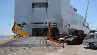 Buque Ro-Ro Grande Buenos Aires en el puerto de Montevideo