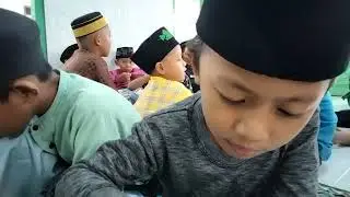 Kita ini mudah mencintai orang yang berjasa dalam hidup kita,tapi kenapa tidak mudah mencintai Allah