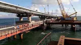 Kerch bridge / the hands of ordinary people