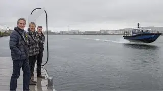 Коммерческий директор Tidal Transit Лео Хамбро знакомится с компанией Pioneer of Belfast