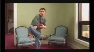 Juggling Balls : 3 Ball Under the Leg Penguin