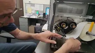 Changing roll of labels on Zebra ZT230