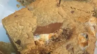 Reese&rsquo;s Fluffernutter Cookie Bar Recipe