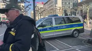 Frankfurt police trying to help in Frankfurt Swatch store#omega #watch #swatch
