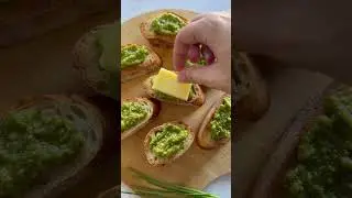 Pesto Prosciutto Crostini #appetizer #easyrecipe #prosciutto