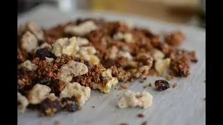 Delicious Vegan Chocolate Granola with Sugar Roasted Walnuts (sugar boiling stage 1/9 failed)