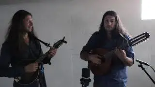 improvisations that are short with Alhambra Laud and mandolin.