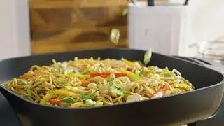 BELLA Electric Skillet and Frying Pan with Glass Lid Nonstick Coating Cool Touch Handles R