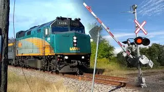 [4K] Awesome WCH M-Bell | VIA Train 55 at the Brookfield Pathway Railroad Crossing in Ottawa