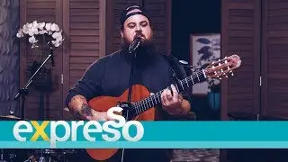 Jon Shaban performs 