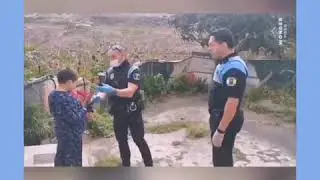 EL GESTO DE LA POLICÍA LOCAL CON UN MENOR CON AUTISMO