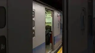 R33 (1) Train 9010 Doors Closing