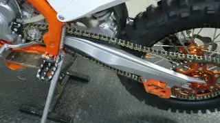 Dirt bike chain maintenance