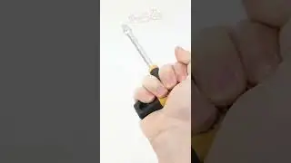 Ergonomically refined soft grip coated 2-component handle.