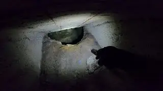 Tajný priechod do hlbokej šachty