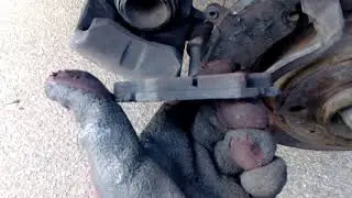 طريقه تغير تيل فرامل رينو ( لوجان , سانديرو ) بنفسك وببكل سهوله
