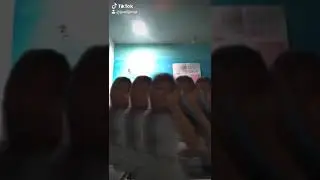 5 clones- Baile sincronizado~ Tik Tok