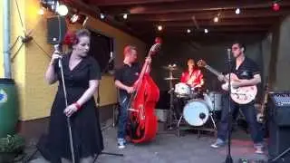 The Hound Dogs - Johnny got a  boom boom