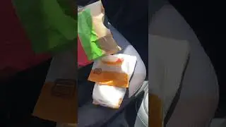 Brekkie Wrap UNWRAPPED #hungryjacks #fastfood #breakfast #food #review #foryou #shorts #australia