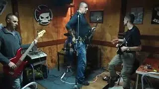 Free Fall Band oficijalni bend MK Veterani 63. Padobranske ...   pokusaj