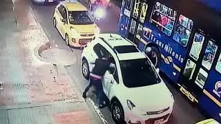 Bogota Rompevidrios en momentos del trancon frente  portal de las Am&eacute;ricas con Avenida Villavicencio